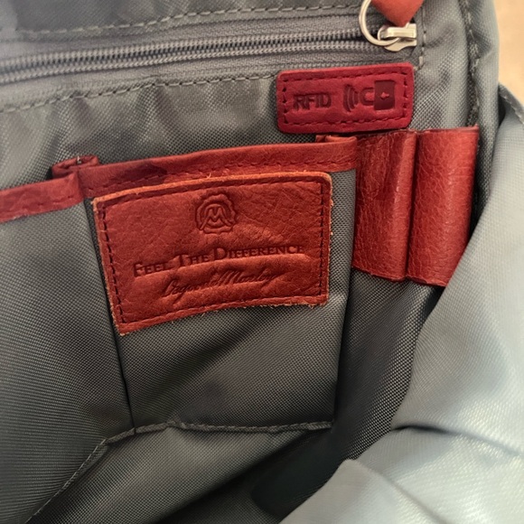 Red genuine leather backpack - Picture 3 of 6